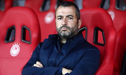 Σταματέλος: «Το σχήμα και τα ερωτηματικά για την ενδεκάδα του Ολυμπιακού κόντρα στη Φράιμπουργκ»