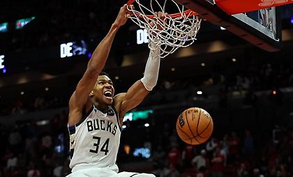 Ηγετικός Γιάννης υπέγραψε τη νίκη των Μπακς στο Μαϊάμι - «Σίφουνας» οι Σέλτικς, παρέσυραν τους Μπουλς