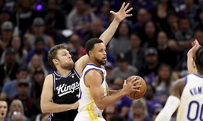 «Βασιλική» εμφάνιση και νίκη των Κινγκς επί των Γουόριορς με κομβικό Βεζένκοφ