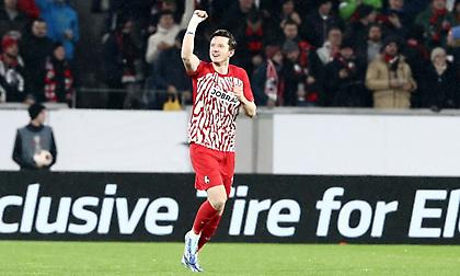 Ο Γκρέγκοριτς «πληγώνει» από νωρίς τον Ολυμπιακό και δίνει προβάδισμα δύο τερμάτων στη Φράιμπουργκ