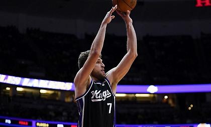 Ρεκόρ πόντων ο Βεζένκοφ, αλλά ήττα για Κινγκς από τους Κλίπερς