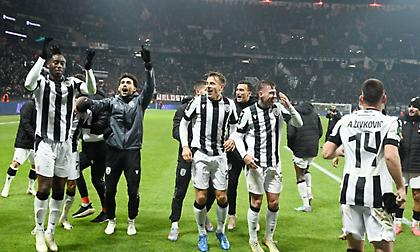 Πανηγύρισε με τον κόσμο του τον θρίαμβο στη Φρανκφούρτη ο ΠΑΟΚ!