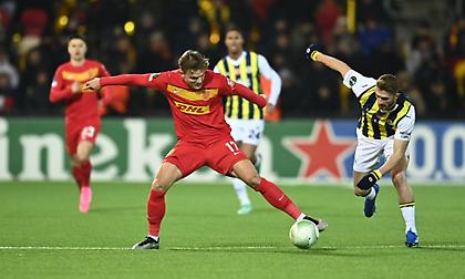 Διέλυσε την Φενέρμπαχτσε με επιβλητική εξάρα και έπιασε κορυφή η Νόρτζελαντ - «Κλείδωσε» την πρωτιά η Άστον Βίλα