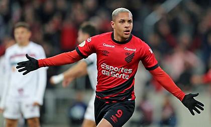 Δίνει το τελευταίο του ματς με την Παραναένσε και πάει Μπαρτσελόνα ο Βίτορ Ρόκε!