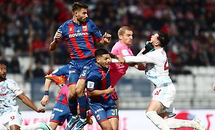 Νέο πέναλτι μέσω VAR και 1-1 ο Ολυμπιακός με τον Ελ Κααμπί