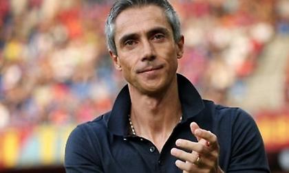 A Bola: «Καρβαλιάλ, Πάουλο Σόουζα και… Φαν Νίστελροϊ στη λίστα του Ολυμπιακού»