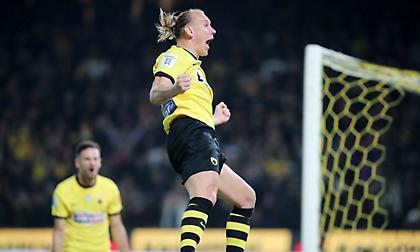 Του... κεφαλιού του ο Βίντα και η ΑΕΚ λύγισε τον αξιόμαχο Άρη συνεχίζοντας στο κατόπι του Παναθηναϊκού