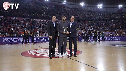 Η «ερυθρόλευκη» παρακάμερα από το ΣΕΦ και η επιστροφή του Λο