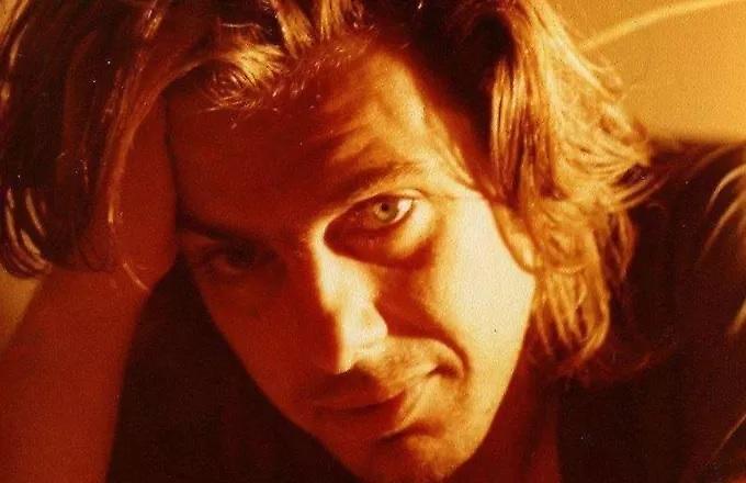 Παύλος Σιδηρόπουλος: Σαν σήμερα, 6 Δεκεμβρίου του 1990, έφυγε ο «πρίγκιπας» της ελληνικής ροκ