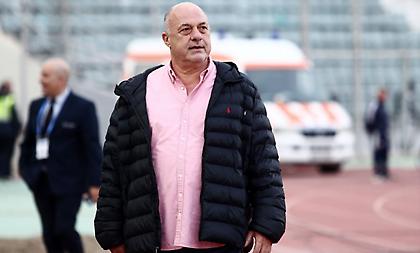 Μπέος για διαιτητές: «Φιλιππινέζες και ανθρωπάκια χωρίς προσωπικότητα που υπηρετούν τα συμφέροντα των μεγάλων»