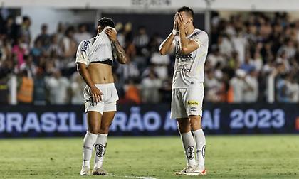 Ξέσπασαν προκαλώντας σοβαρά επεισόδια και καταστροφές μετά τον ιστορικό υποβιβασμό οι οπαδοί της Σάντος