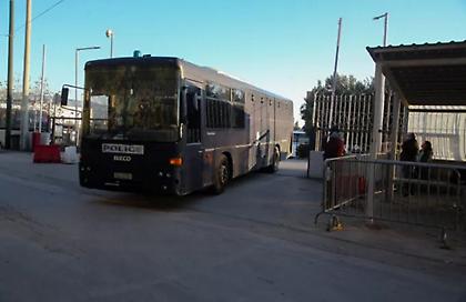 Στο μικροσκόπιο 150 χούλιγκαν για την επίθεση στον αστυνομικό - Όλα τα σενάρια ανοιχτά για τα μέτρα της κυβέρνησης