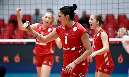 Άνετος Ολυμπιακός κόντρα στους Πρωταθλητές Πεύκων - Πήρε το ντέρμπι με τον Άρη και «ανάσανε» ο ΠΑΟΚ