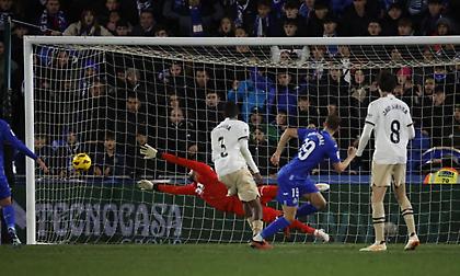 Λύγισε τη Βαλένθια σε ματς με τρεις κόκκινες η Χετάφε