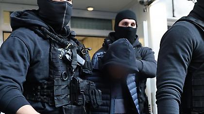 Τι αναφέρει η δικογραφία του 18χρονου για τα επεισόδια στου Ρέντη: «Τράβα το σχοινί και στόχευσέ τους»