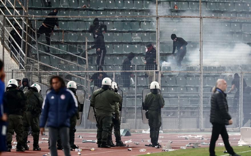 Την σκαπούλαρε ο Ολυμπιακός για τα επεισόδια στον Βόλο – Μόνο χρηματικό πρόστιμο