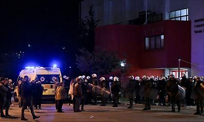 «Μάχη» για τη ζωή του δίνει ο 31χρονος αστυνομικός που τραυματίστηκε από ναυτική φωτοβολίδα