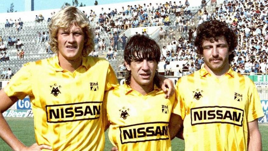 ΑΕΚ: Η «κλοπή» του Εστερχάζι από την Μπαρτσελόνα και η ονειρική τριπλέτα με Μαύρο και Σάντμπεργκ