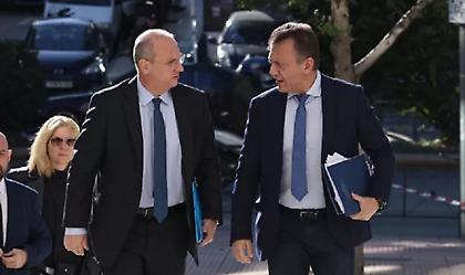 Κατάλογο με 200 σκληρούς χούλιγκανς προσκόμισαν Βρούτσης-Οικονόμου στην Εισαγγελία του Αρείου Πάγου