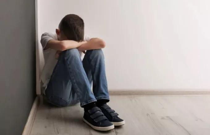 Βόλος: Εγδυσαν και ζωγράφισαν τα οπίσθια μικρού μαθητή