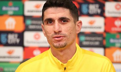 Μάνταλος: «Πρέπει να βγάλουμε ό,τι καλύτερο έχουμε δείξει τον τελευταίο 1,5 χρόνο με τον Αλμέιδα»