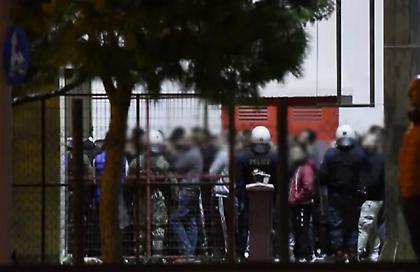 Επεισόδια στου Ρέντη: Ερωτήματα για το ρόλο του μάνατζερ τράπερ - Βρέθηκε πυρίτιδα στα χέρια του 18χρονου