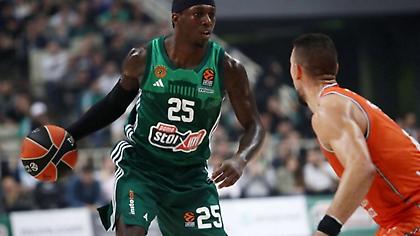 «Σκάει» τραγούδι ο Κέντρικ Ναν με τον Young Rasta