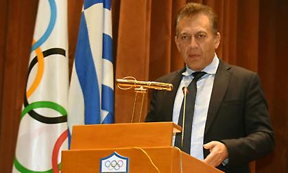 «Κλειστές και οι σουίτες στα γήπεδα», διευκρίνισε ο Βρούτσης