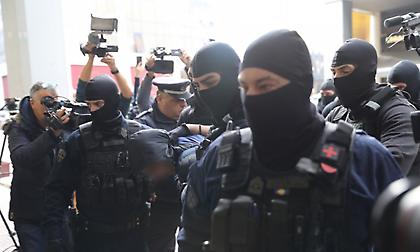 Τι είπε στον ανακριτή ο 18χρονος για τον τραυματισμό του αστυνομικού: «Δεν είχα πρόθεση να τον βλάψω»