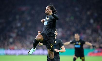 Άνοιξε το σκορ για τον Άγιαξ ο Άκπομ, απάντησε άμεσα ισοφαρίζοντας με υπέροχη κεφαλιά ο Λιβάι!