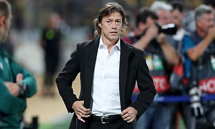 Με Άμραμπατ-Ελίασον στα άκρα και Μάνταλο στα χαφ η ενδεκάδα της ΑΕΚ στο Άμστερνταμ