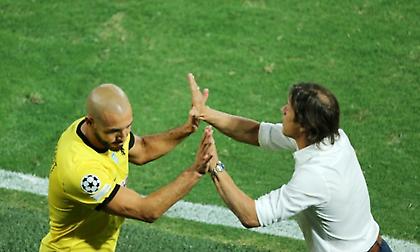 Άμραμπατ στο «ESPN»: «Θέλει πάντα να νικά ο Αλμέιδα - Δεν πρόκειται να παίξουμε με τον χρόνο, δεν είναι στη φύση του»