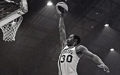 «Έφυγε» από τη ζωή ο Hall of Famer Τζορτζ ΜακΓκίνις