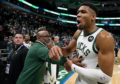 Η εξωγήινη εμφάνιση του Γιάννη, με 64 πόντους, κόντρα στους Πέισερς