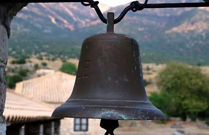 Καλαμάτα: Προσέφυγε στη Δικαιοσύνη γιατί δεν άντεχε να ακούει την καμπάνα και δικαιώθηκε