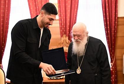 Ο Καντέρ συναντήθηκε με τον αρχιεπίσκοπο Ιερώνυμο