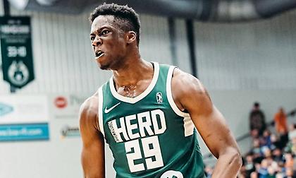 Διψήφιος ο Άλεξ Αντετοκούνμπο αλλά ηττημένος στην G-League