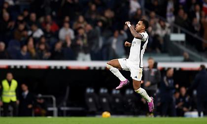 Σκόρπισε τη Βιγιαρεάλ, πάτησε κορυφή και… περιμένει η Ρεάλ!