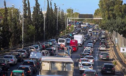 Μποτιλιάρισμα και καθυστερήσεις στη Λεωφόρο Σχιστού και τη Λεωφόρο Αθηνών