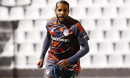 Νοκ άουτ στον Ολυμπιακό ο Ελ Αραμπί για το Περιστέρι