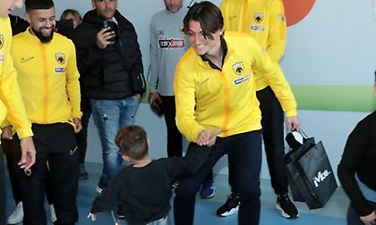 Παίκτες της ΑΕΚ στα «Παιδικά Χωριά SOS» και στο νοσοκομείο Παίδων «Π.& Α. Κυριακού»