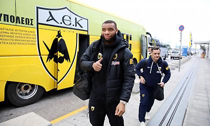 Η αναχώρηση της ΑΕΚ για τις Σέρρες (pics)
