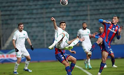 «Καυτός» Γερεμέγεφ,  έκανε το 3-0 για τον Παναθηναϊκό στον Βόλο με... ψαλιδάκι!