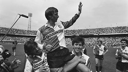 Γιόχαν Κρόιφ: Οι τρεις απόπειρες της Φέγενορντ και η απόρριψη του Άγιαξ που ενεργοποίησε τη μεγαλύτερη «βόμβα»