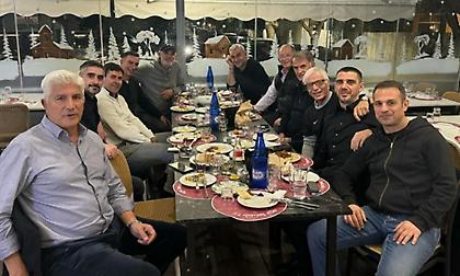 Από τον Μπάγεβιτς και τον Μανωλά στον Ντέμη και τον Λυμπερόπουλο: Ιστορικό γεύμα μύθων της ΑΕΚ στη Νέα Φιλαδέλφεια!