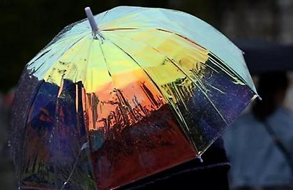 Καιρός: Βροχές και καταιγίδες ακόμα και στην Αττική – Βουτιά της θερμοκρασίας