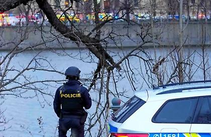 Πυροβολισμοί σε Πανεπιστήμιο της Πράγας – Αρκετοί νεκροί και δεκάδες τραυματίες (βίντεο-φωτογραφίες)