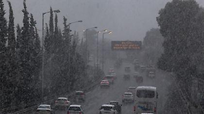 Φωτιά σε αυτοκίνητο στον Κηφισό – Κλειστές δύο λωρίδες στο ρεύμα προς Πειραιά