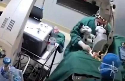 Κίνα: Γιατρός γρονθοκόπησε ασθενή κατά τη διάρκεια επέμβασης επειδή… κουνήθηκε (video)