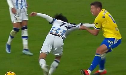 Παίκτης της Κάντιθ έκανε… σβούρες τον Κούμπο της Σοσιεδάδ